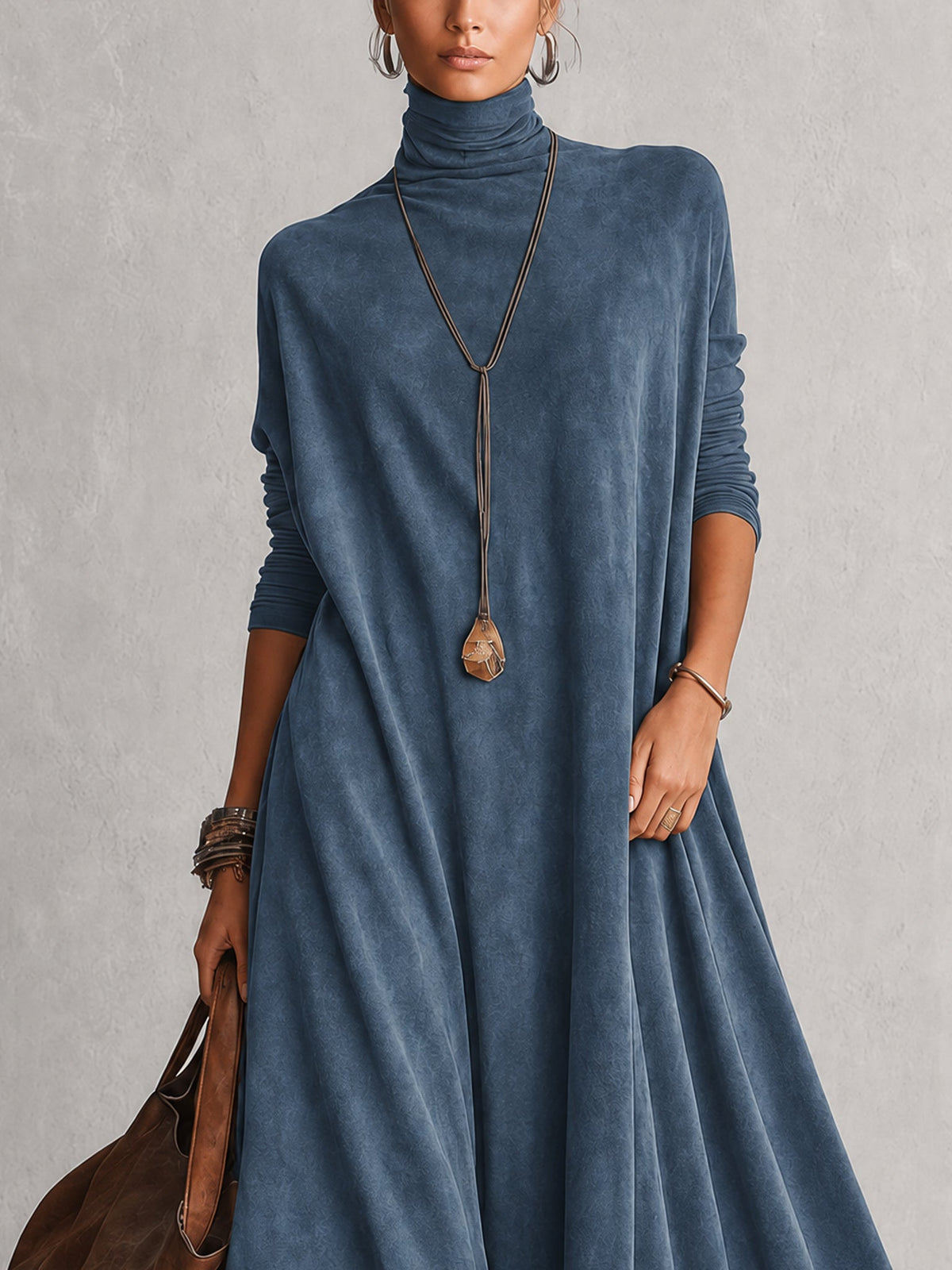 Vestido largo marrón efecto ante con mangas largas y bajo de encaje vintage