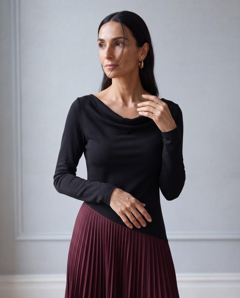 Vestido Largo Bicolor con Falda Plisada Asimétrica